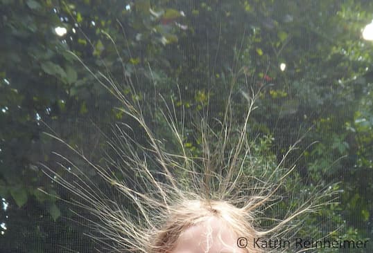 Elektrostatische Aufladung im Trampolin.