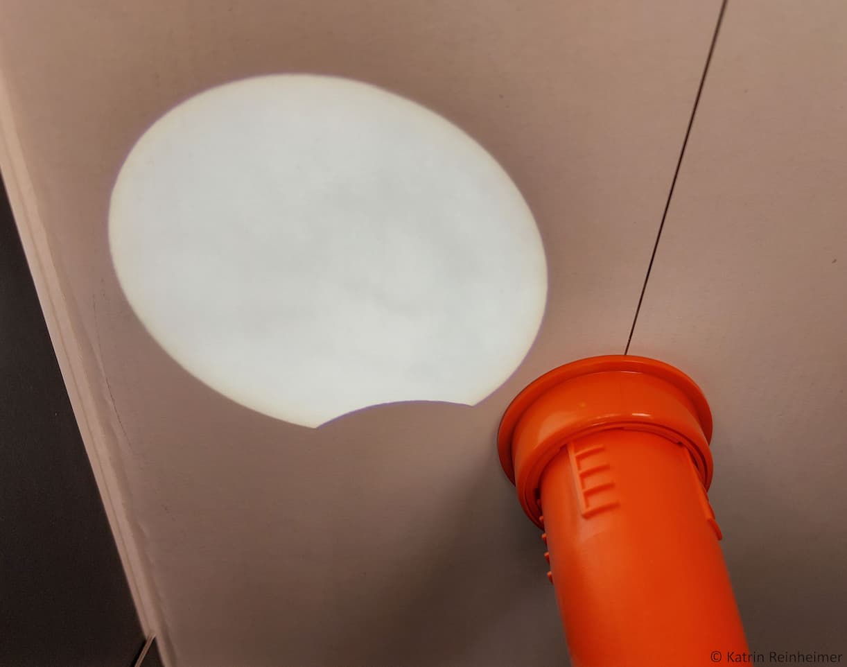 Partielle Sonnenfinsternis am 10.6.2021 im Sonnenprojektor. Partielle Sonnenfinsternis am 10.6.2021 im Sonnenprojektor.