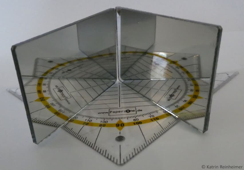 Winkelspiegel mit 60° Öffnungswinkel. Winkelspiegel mit 60° Öffnungswinkel.