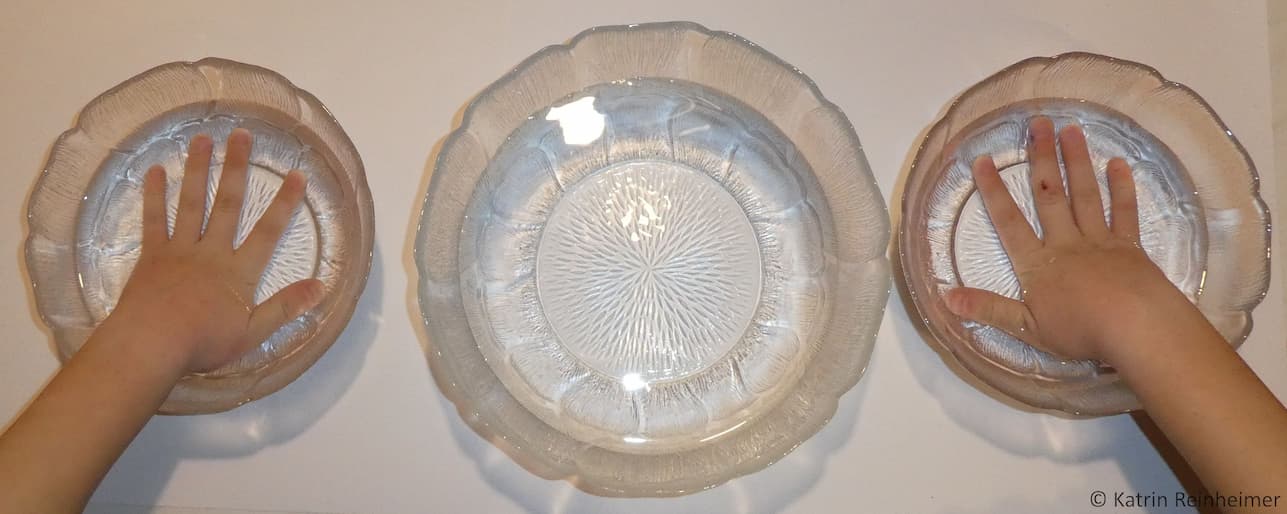 Eine Hand hältst du in heißes Wasser, eine in kaltes.