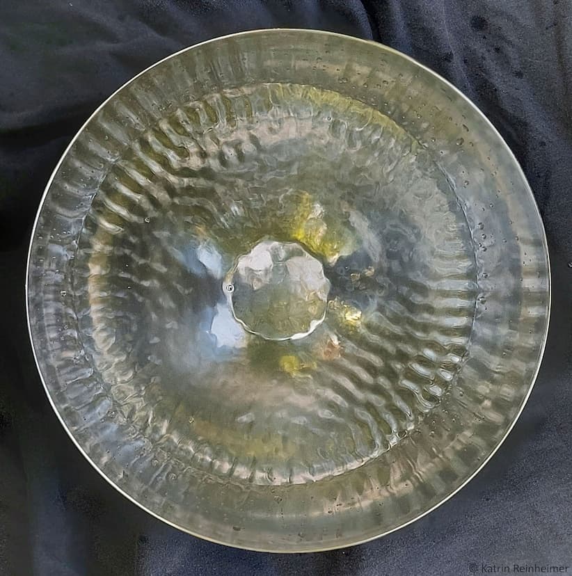 Faraday-Wellen aud der Wasseroberfläche. Faraday-Wellen aud der Wasseroberfläche.